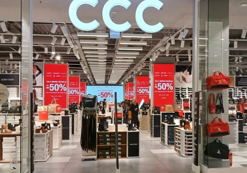 CCC zachwyca sandałkami z przeceny za 26 zł - są miękki i lekkie. A co w Sinsay?
