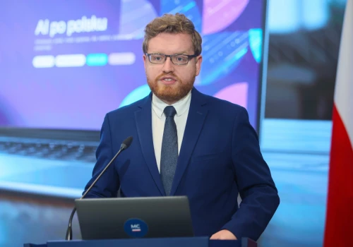 Koniec urzędniczego bełkotu? 11 nowych polskich modeli AI dla każdego