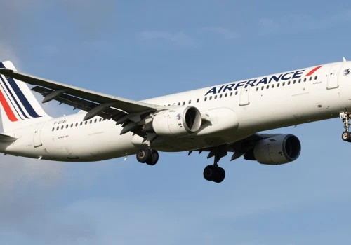 Poważny incydent na pokładzie samolotu Air France. Pasażer wsiadł 