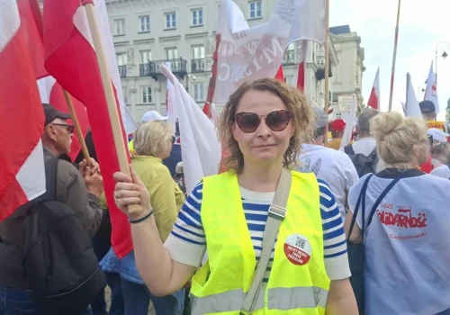 „Jak nie drzwiami, to oknami