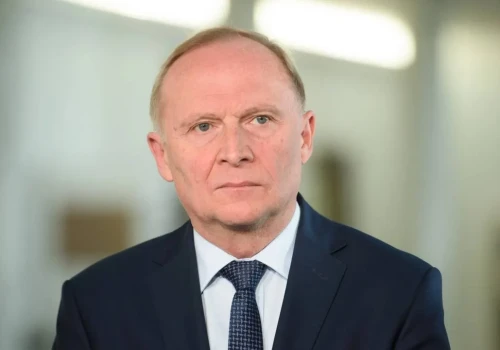 Fala fałszywych zgłoszeń uderzających w Republikę. Znikome wyjaśnienia od wiceszefa MSWiA