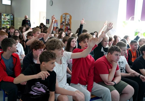 Młodzież dla młodzieży. O zagrożeniu hejtem i przemocą