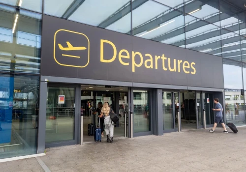 Gwałtowny spadek migracji do UK. Co to oznacza dla Polaków pracujących na Wyspach?