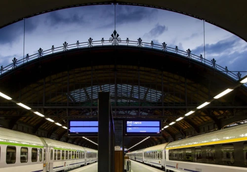 Kasy na dworcach podzielą los budek telefonicznych? Znamy plany PKP Intercity