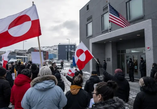 Trump chce Grenlandii, mieszkańcy mówią: „wynoście się”. Gorąco pod konsulatem USA