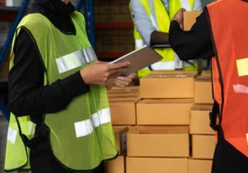 Skarbówka skontrolowała przesyłki z odzieżą. Oto co wykryła