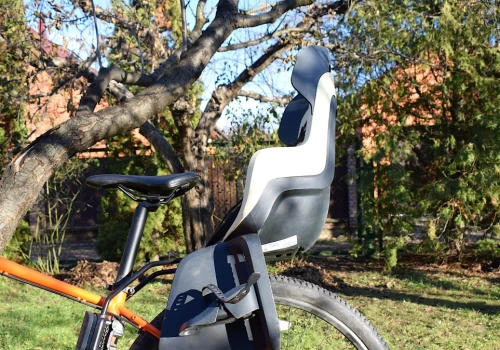 Fotelik rowerowy z wadą fabryczną. Natychmiastowe wycofanie ze sprzedaży
