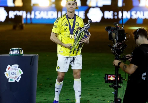 Oto co zrobił Ronaldo po odebraniu trofeum za mistrzostwo. Miliony wyświetleń