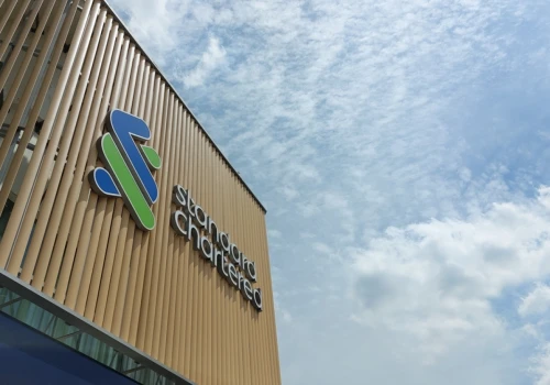 AI zabiera kolejne etaty. Wielki bank ogłasza tysiące zwolnień