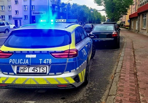 Policjanci zatrzymali kierowcę Audi dwa razy jednego dnia. Promile mu tylko rosły