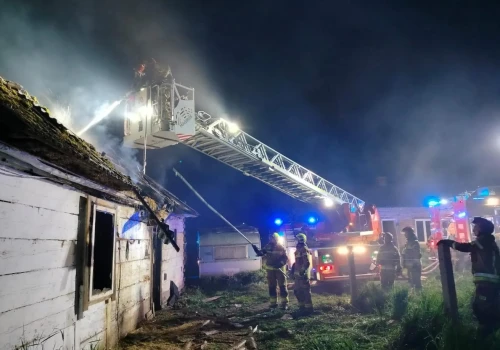 Pożar domu w Tomaszowicach-Kolonii. Nie żyją dwie osoby