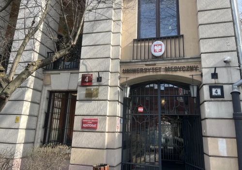 Studenci Uniwersytetu Medycznego alarmują. Obsceniczne gesty i przypadki ekshibicjonizmu w okolicach uczelni
