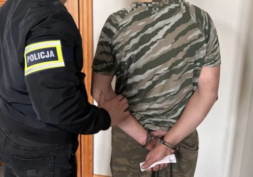Jeździł Mercedesem po Chojnicach i myślał, że jest bezkarny. Policjanci szybko wybili mu to z głowy