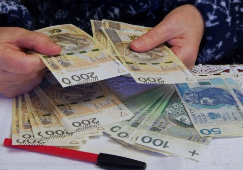 ZUS przeliczy na nowo emerytury i renty. Seniorzy z tych roczników zyskają nawet 1200 zł