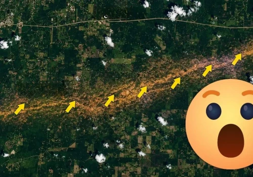 Ten obraz mrozi krew. Blizna po tornadzie jest widoczna z orbity