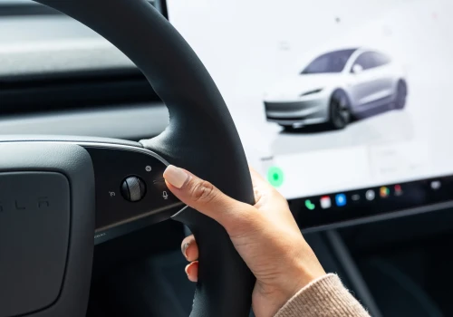 Tesla w Chinach z system FSD Supervised. W tle ratowanie sprzedaży