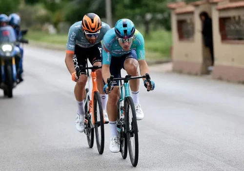Giro d’Italia 2026: Alberto Bettiol wygrywa z ucieczki