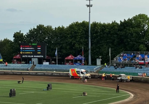 Żużel. Pechowy start zawodnika Sparty! Opuścił tor w karetce