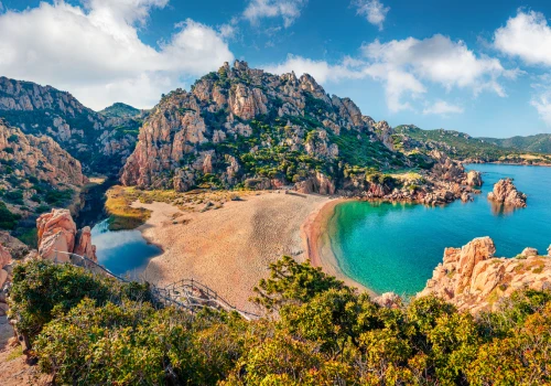 Lato na Sardynii 🏖️ Loty do Alghero + noclegi za 1309 PLN