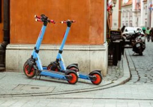 Hulajnogi na wynajem. Warszawa wzięła sprawy w swoje ręce