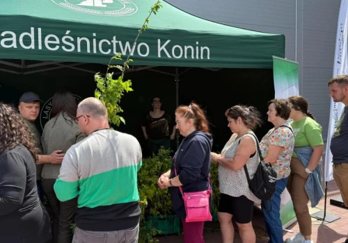 Konin: Ponad tysiąc sadzonek rozdanych w akcji „Posadź drzewo z nami”