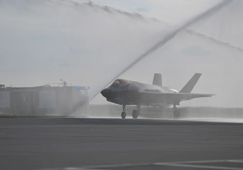 Wojskowi strażacy powitali pierwsze polskie F-35