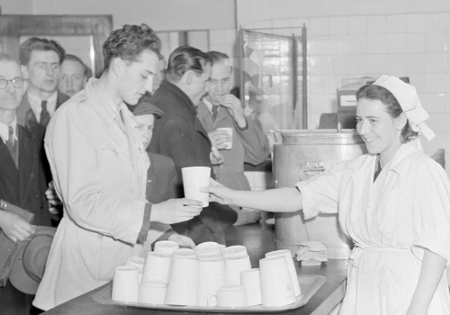 Wyjątkowy quiz o barach mlecznych z czasów PRL. Gastronomiczne perełki Polski Ludowej
