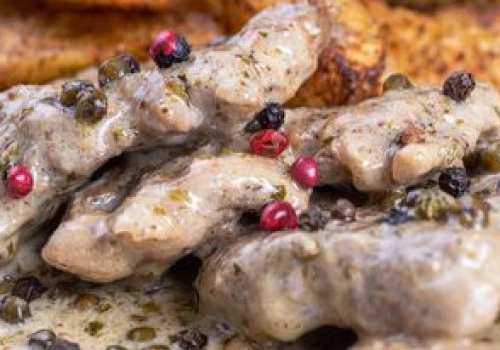 Delikatne i mięciutkie mięso, które rozpada się pod widelcem. A wyrazisty sos zaskoczy gości