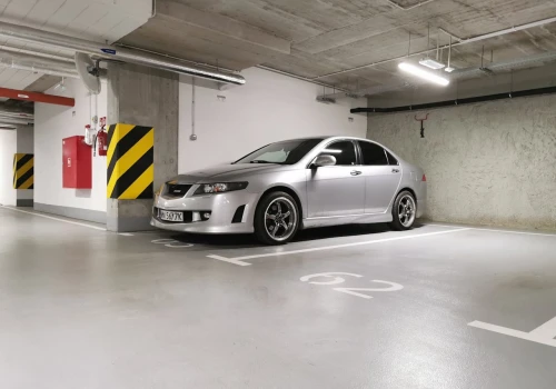 Miejsce postojowe w cenie auta z salonu. Deweloperzy odkryli żyłę złota. Parking sprzedają drożej niż kiedyś kawalerkę