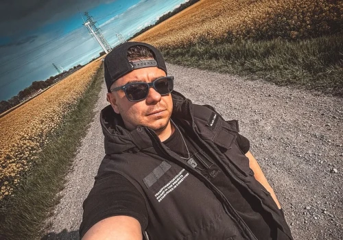 Detmi odegrał ważną rolę w utworze „Baila” Klaudii Zielińskiej. Ta scena krąży w sieci od lat