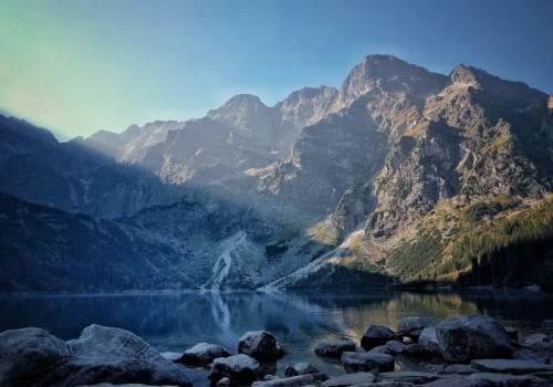 Wjechał samochodem pod Morskie Oko. Polacy wściekli po wybryku Ukraińca