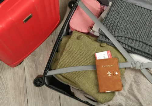 Najlepsze sposoby na pakowanie. Ten trik wykorzystują stewardesy
