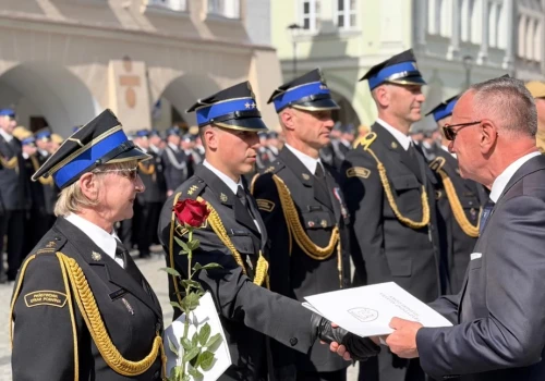 Strażackie święto na Placu Ratuszowym. Wręczono odznaczenia i awanse