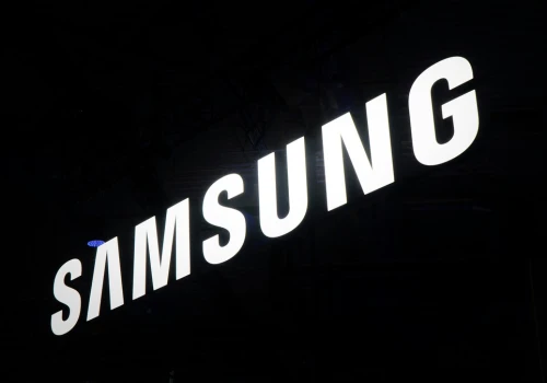 Tajne spotkanie na szczycie. Samsung wszedł na teren wroga, by odebrać mu kluczowego partnera?