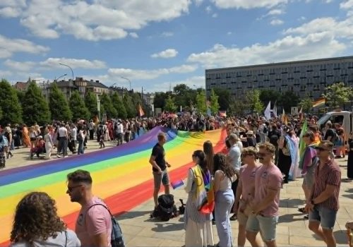 „Nie rzucim ziemi” – XXII Marsz Równości idzie ulicami Krakowa