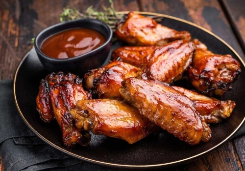 Chrupiący kurczak z sosem BBQ. Wygląda jak z fast foodu, a smakuje jeszcze lepiej