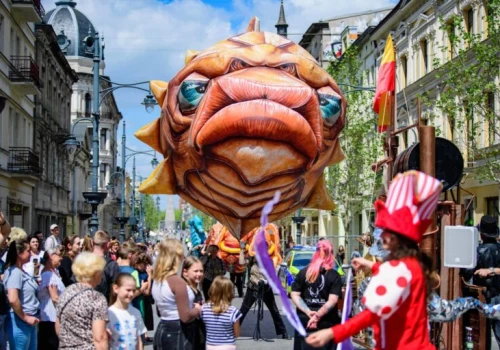 Manufaktura świętuje 20. urodziny. Barwna parada przeszła ulicą Piotrkowską
