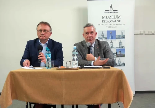 Marek Budzisz w Muzeum Regionalnym. Rozmawiano o bezpieczeństwie Polski i sytuacji w Europie