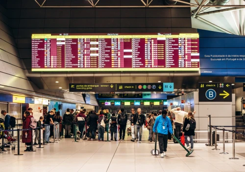 Europejski kraj szykuje się na transportowy chaos. Odwołano 500 lotów – w tym połączenia z Polską