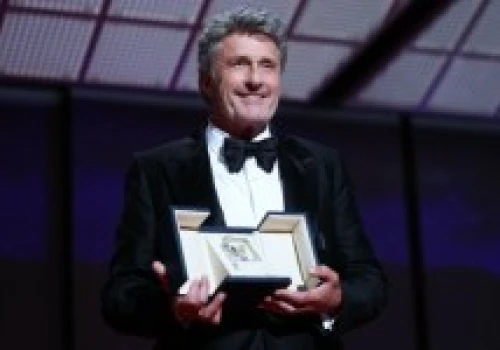 Paweł Pawlikowski ze statuetką w Cannes! Polak nagrodzony za reżyserię 