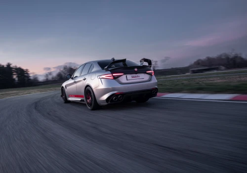 Giulia Quadrifoglio Luna Rossa po testach w Balocco. Alfa Romeo stawia na aerodynamikę