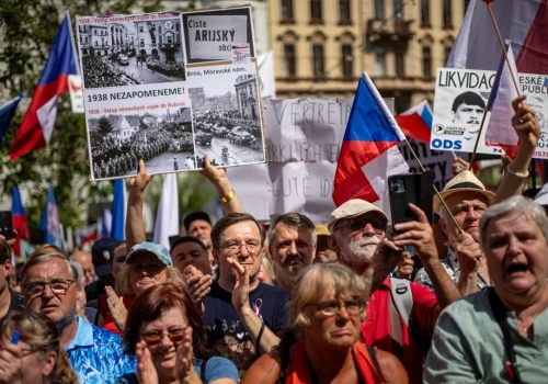 Tysiące Czechów protestowało przeciwko zjazdowi Niemców
