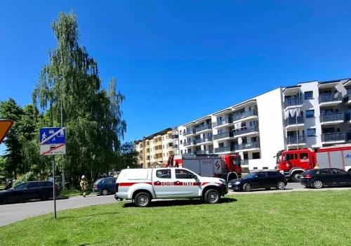 Interwencja służb na Zabobrzu. Przy ulicy Kiepury ulatnia się gaz