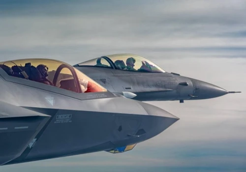 Historyczny dzień dla polskiego lotnictwa. Pierwsze myśliwce F-35 „Husarz” wylądowały w Łasku