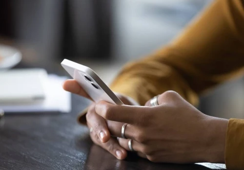 Wolisz pisać SMS-y niż zadzwonić? Sprawdź, co to o tobie mówi