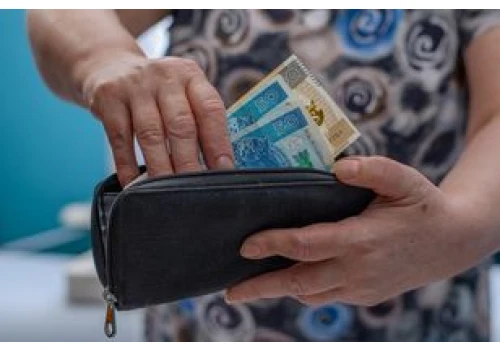Pracowali do 70-tki. ZUS podał ich emerytury. Tyle dostają