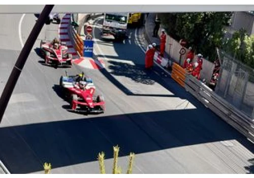 Budżetowo, ale zastępując premium. Citroën po raz pierwszy w Formule E