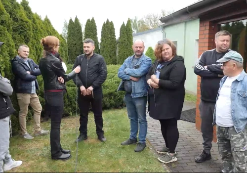 Przyjeżdżają nawet 200 km po ziemię z KOWR. „Nie da się z nimi wygrać”