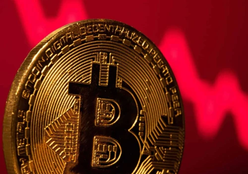 Wieloryby Bitcoina sprzedają i wysyłają BTC na giełdy najmocniej od 2015 roku. Popyt wysechł?
