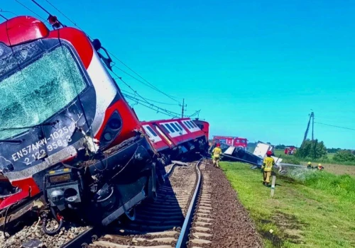 Katastrofa kolejowa w Wielkopolsce. Nie żyje jedna osoba